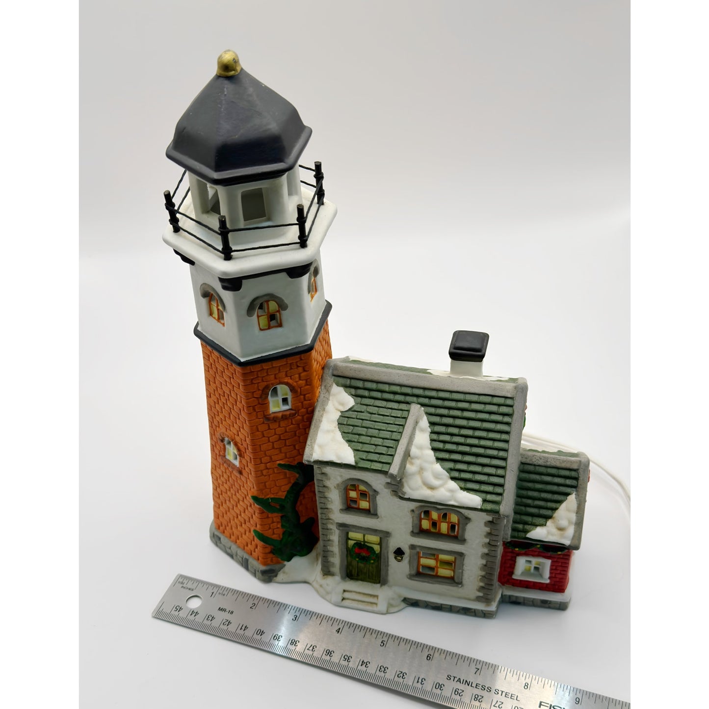 Santa's Workbench Collection Lighted Victorian Cape May Lighthouse 2000 Vintage