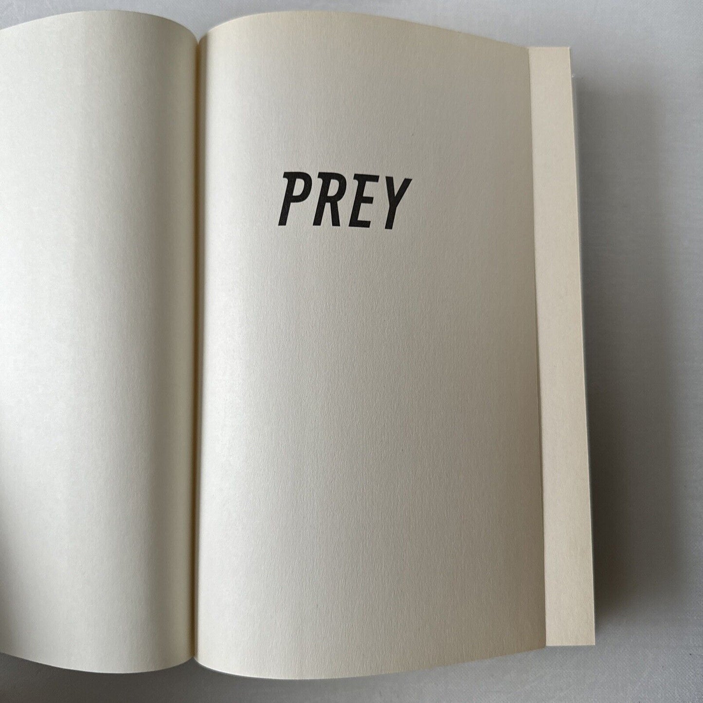 Prey by Michael Crichton 2002, Hardcover with Dustjacket - Excellent Condition