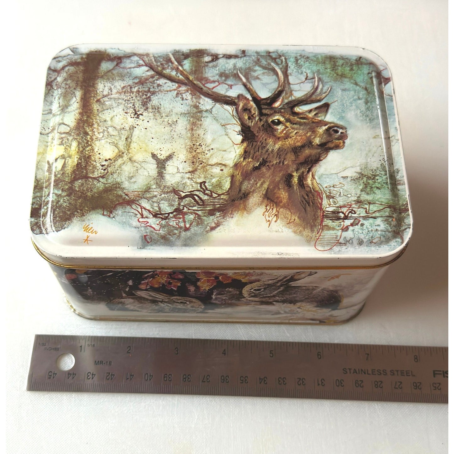 Decorative Collectible Tin with Rien Poortvliet Print made by Royco